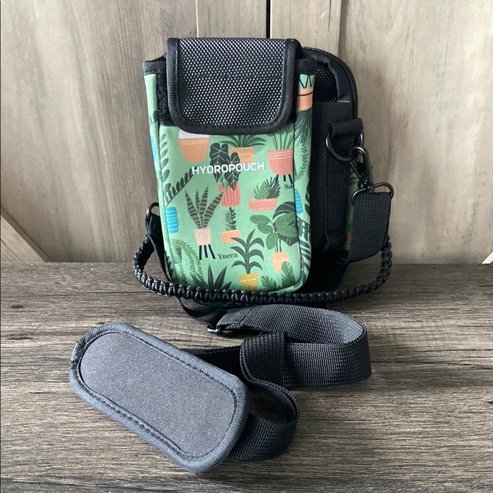 Juggy Hydropouch “Plant Lover” Water Bottle Sling NWOT